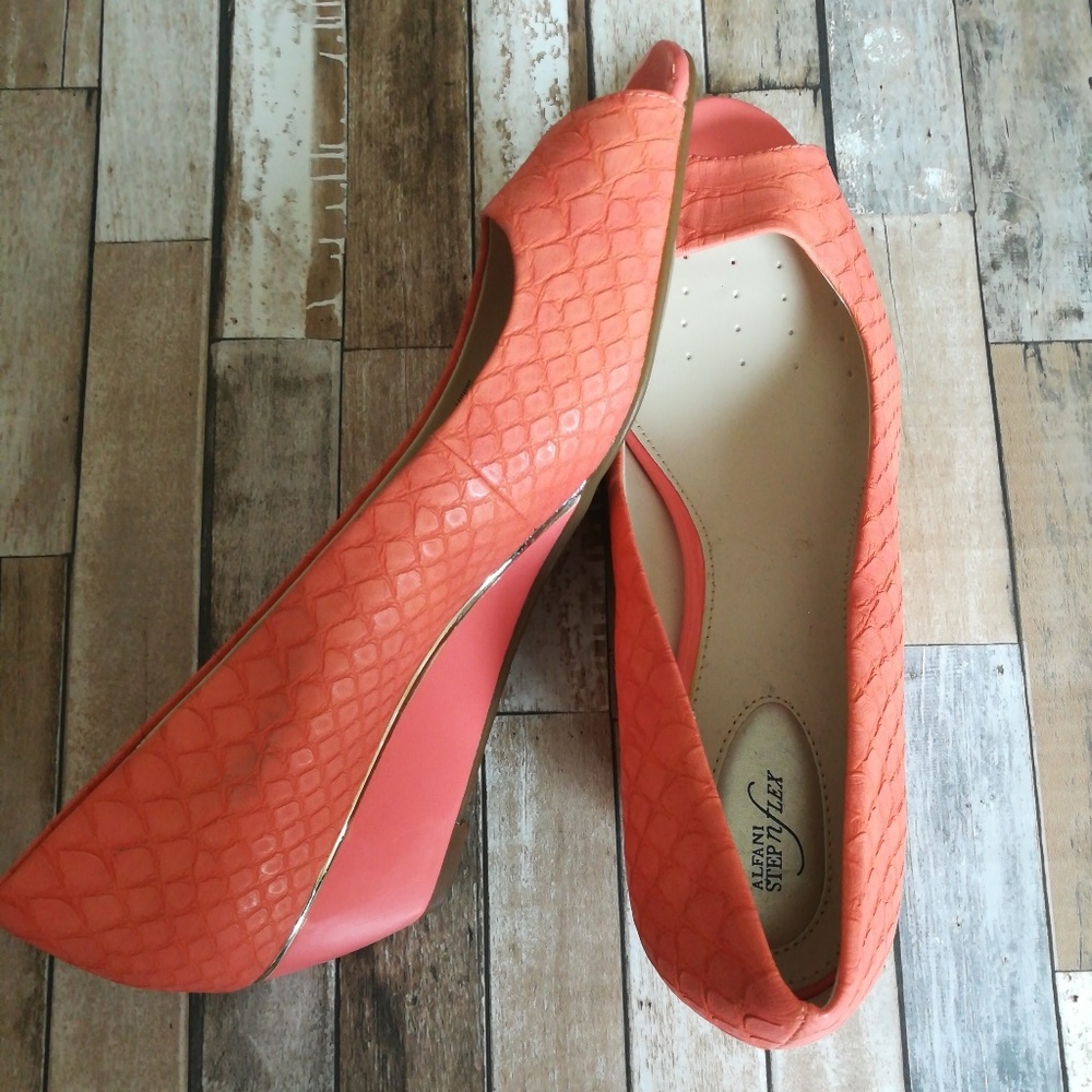 Alfani peep toe Shoes